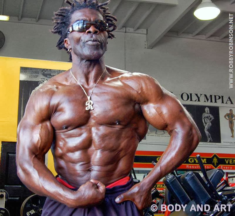 ROBBY_ROBINSON_2007_GOLDS_FRONT_MUSCULAR_01.jpg